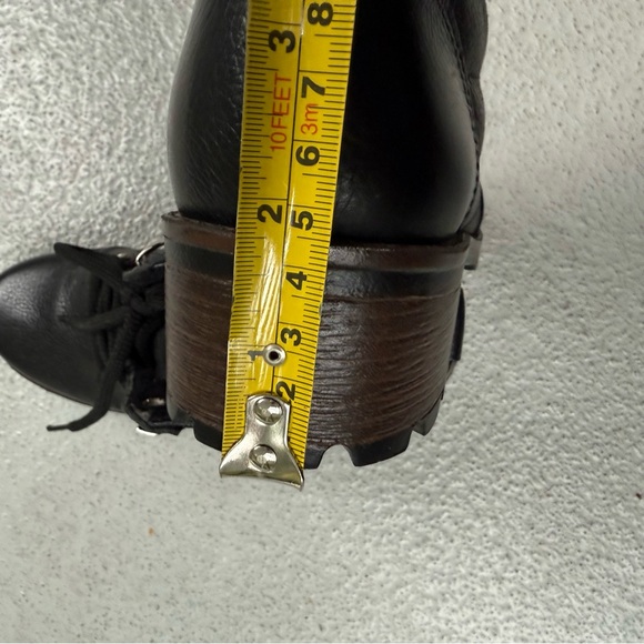 Pegada Short Black Leather Lace Up Booties, size 6 - Picture 10 of 11